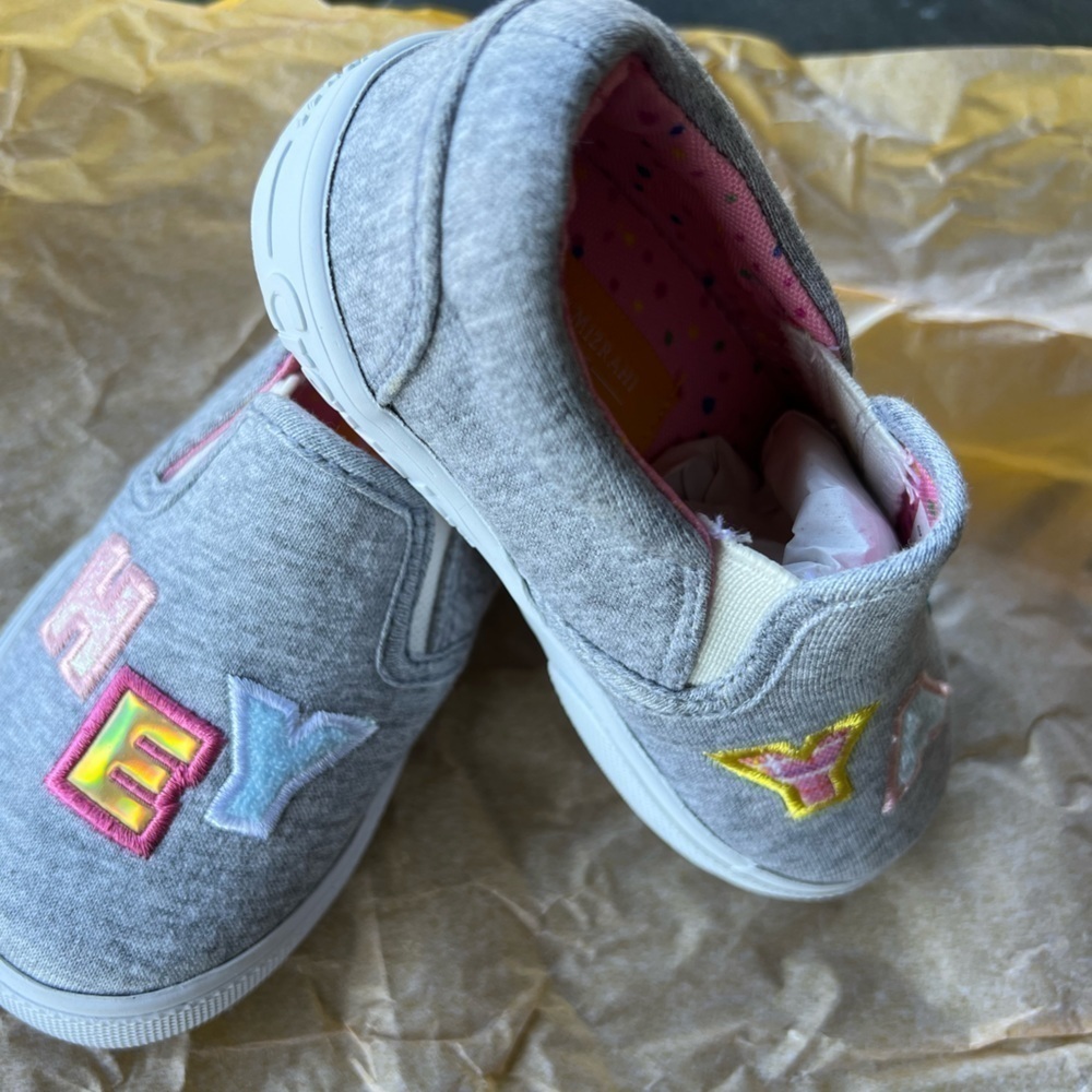 🆕 Isaac Mizrahi Loves Crayon Slip On Sneakers NWT Grey Pink SZ 6 - Picture 5 of 8